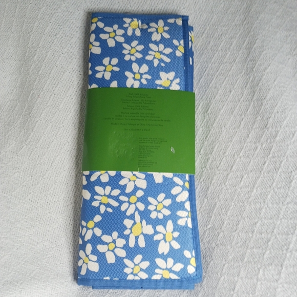 Kate Spade New York Set of 2 Floral Reversible Drying Mats - Picture 4 of 5